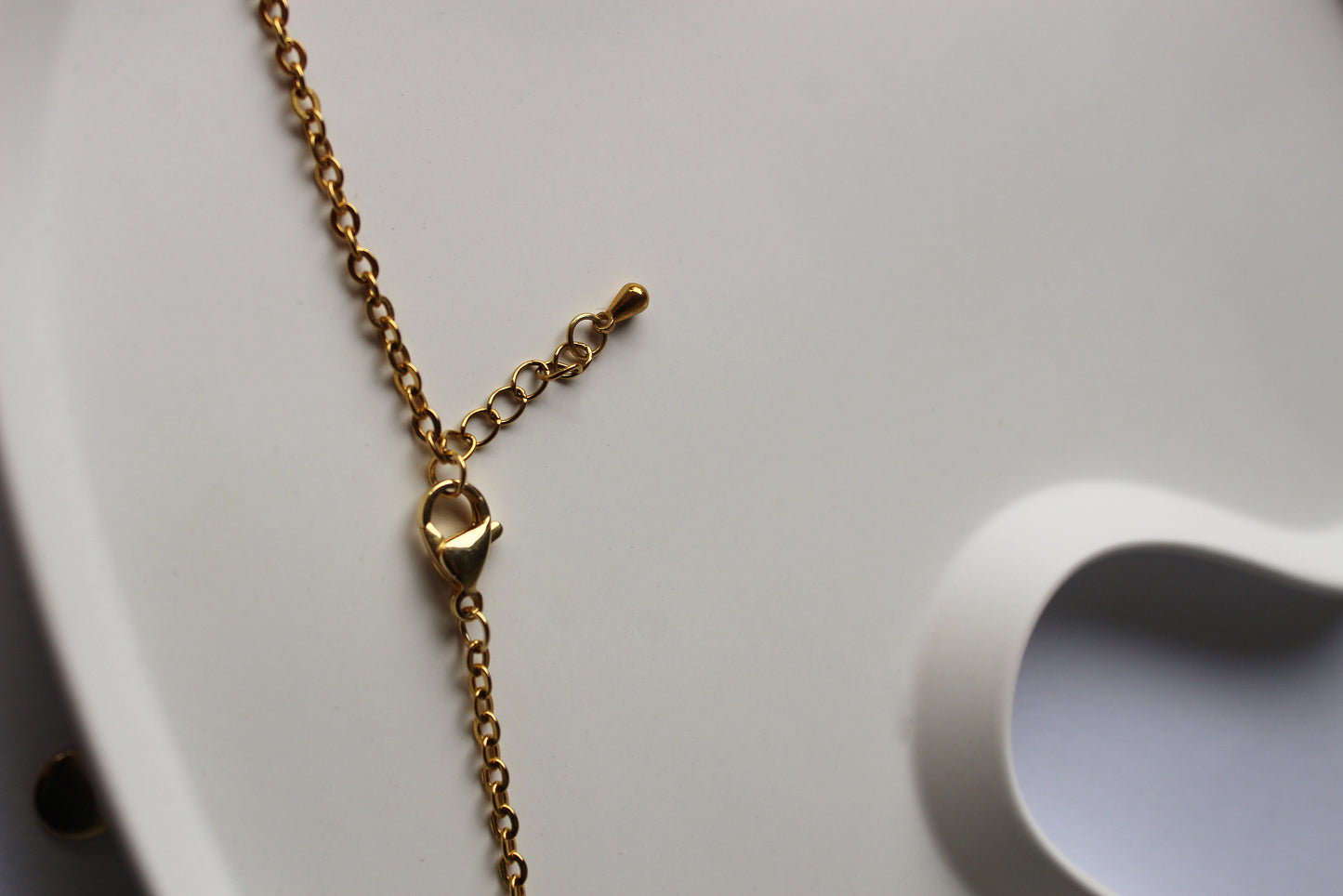 Kette mit Plättchen