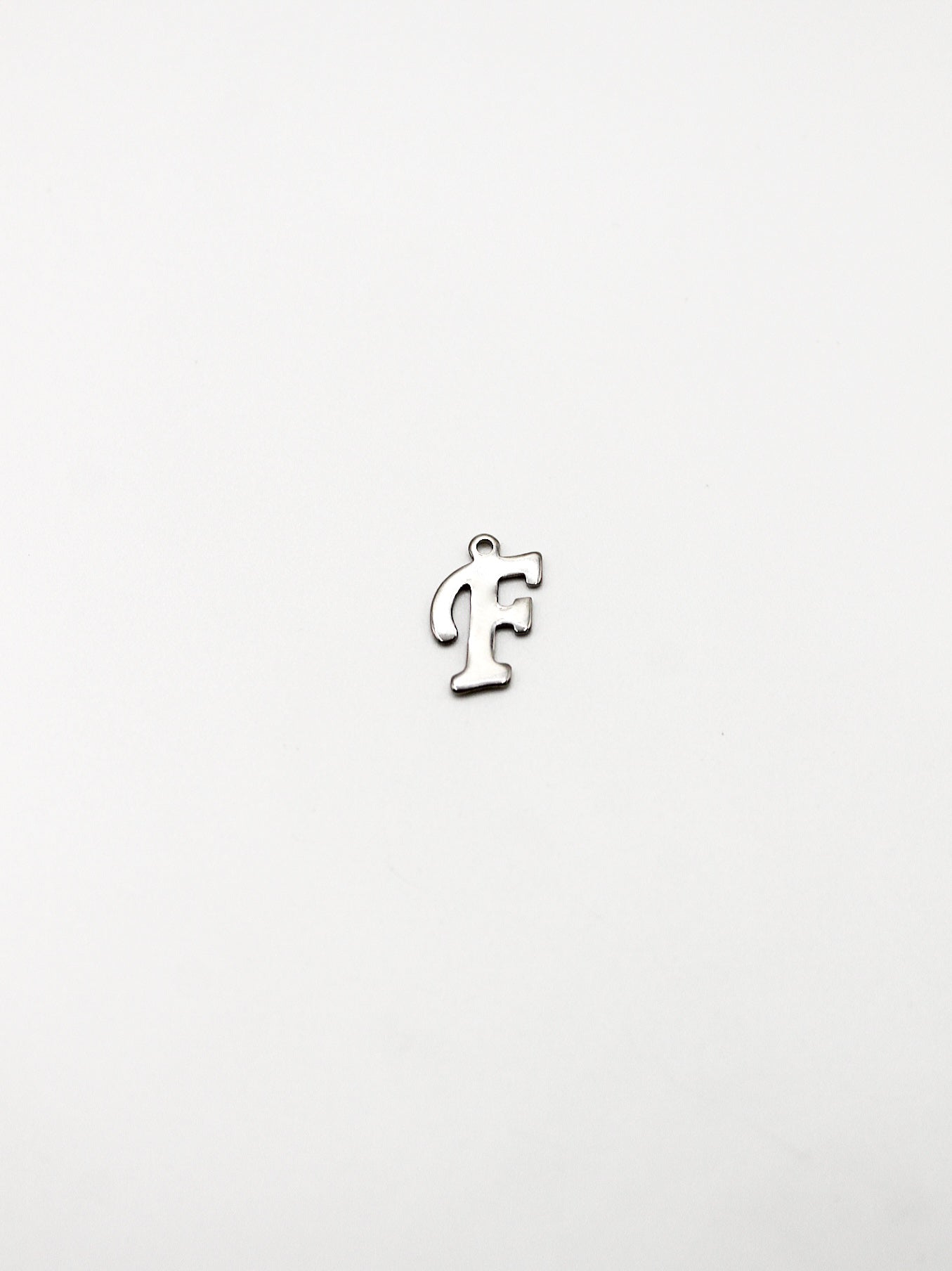 CHARM BUCHSTABE EDELSTAHL